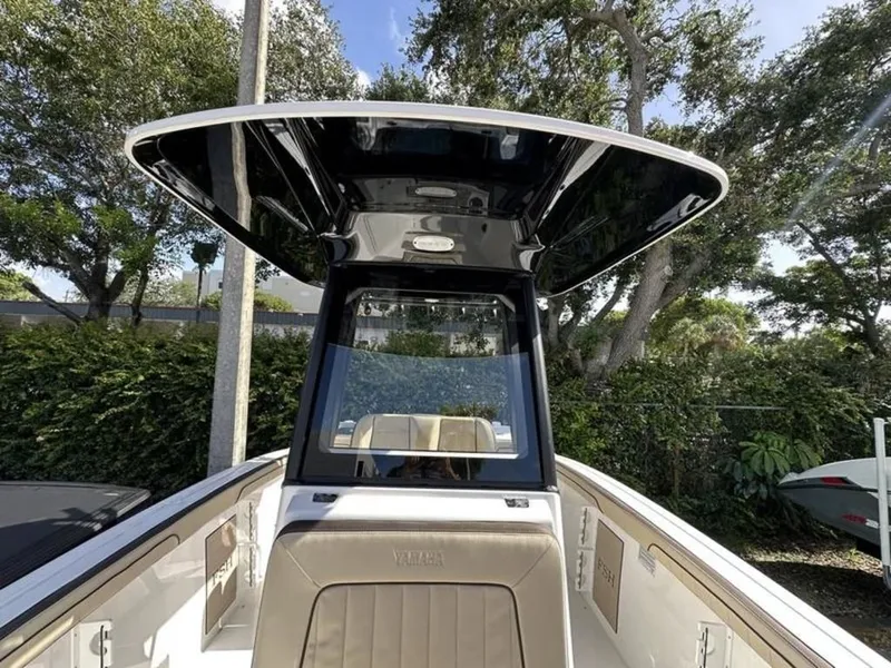 Slide: The Image of Yamaha 255 FSH Sport E 2025 - 10