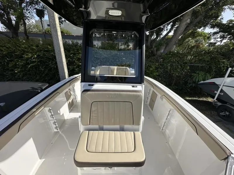 Slide: The Image of Yamaha 255 FSH Sport E 2025 - 11