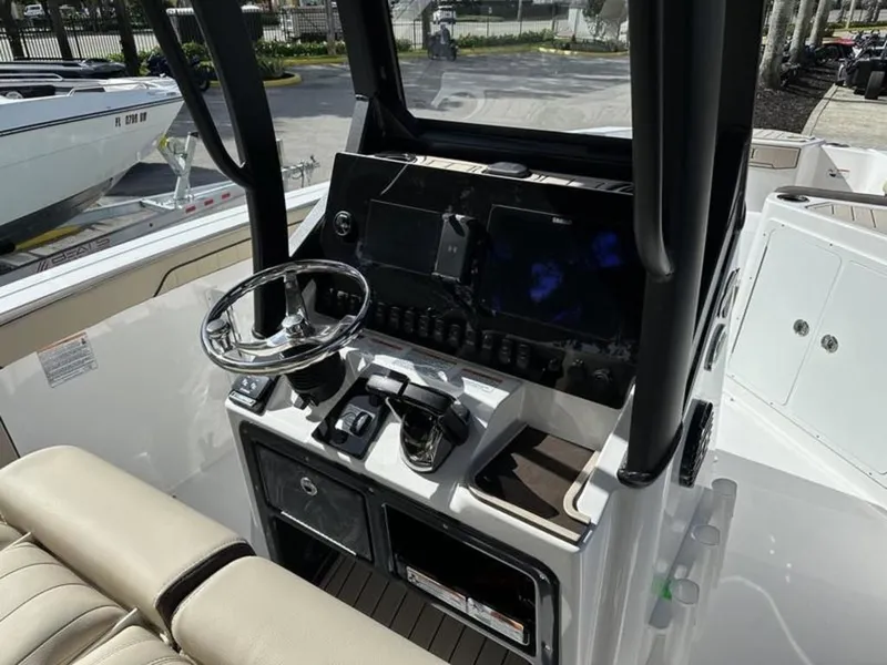 Slide: The Image of Yamaha 255 FSH Sport E 2025 - 13