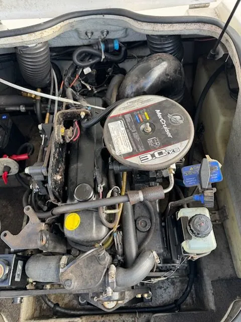 Slide: The Image of Bayliner 175 Bowrider 2011 - 16