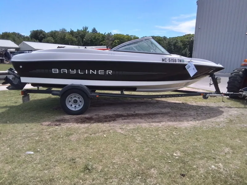 Slide: The Image of Bayliner 175 Bowrider 2011 - 7