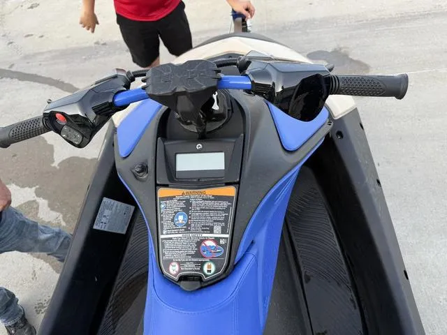 Slide: The Image of Sea-Doo Spark Trixx For 3 Rotax 900 ACE - 90 Ibr A 2025 - 9