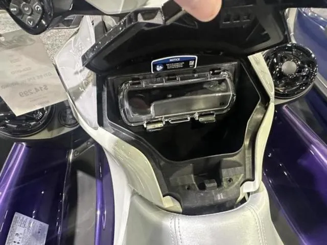 Slide: The Image of Sea-Doo GTI 2025 - 10