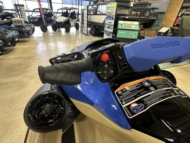 Slide: The Image of Sea-Doo Wake™ 170 BRP Premium Audio, iDF, iBR 2025 - 17