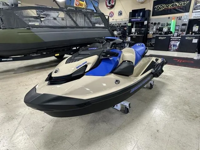 Slide: The Image of Sea-Doo Wake™ 170 BRP Premium Audio, iDF, iBR 2025 - 4