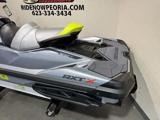 Slide: The Image of Sea-Doo RXT-X 2025 - 12