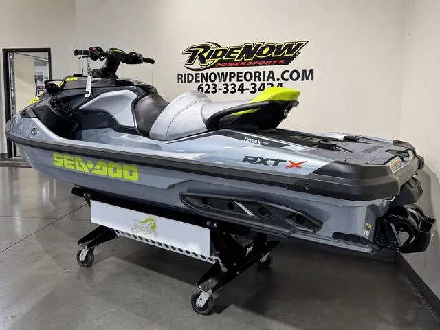 Slide: The Image of Sea-Doo RXT-X 2025 - 9