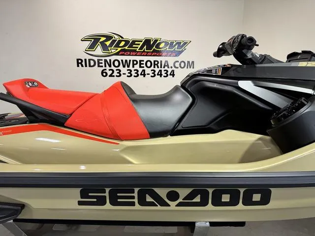 Slide: The Image of Sea-Doo RXT-X 2025 - 12