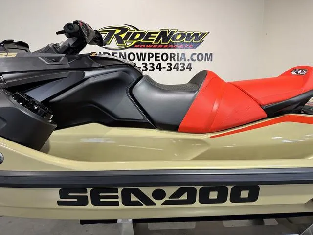 Slide: The Image of Sea-Doo RXT-X 2025 - 17