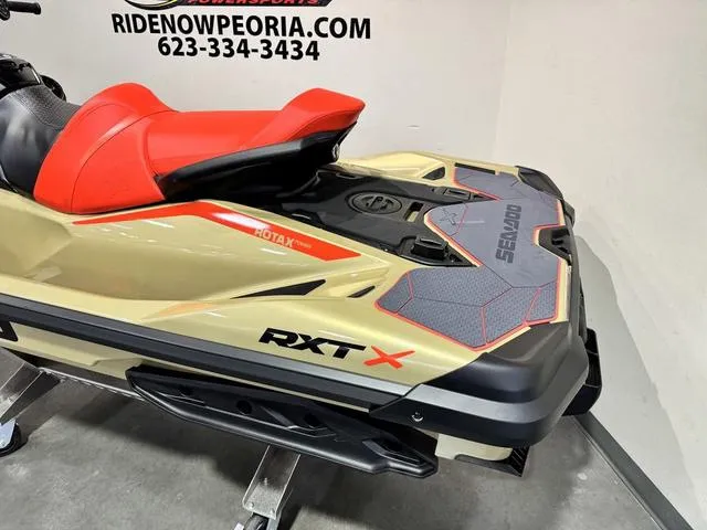 Slide: The Image of Sea-Doo RXT-X 2025 - 18