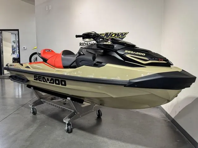 Slide: The Image of Sea-Doo RXT-X 2025 - 5