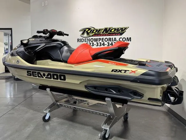 Slide: The Image of Sea-Doo RXT-X 2025 - 9