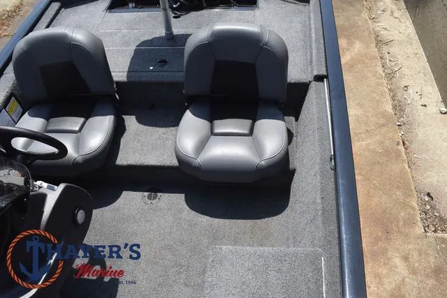 Slide: The Image of Tracker Pro 170 2023 - 10