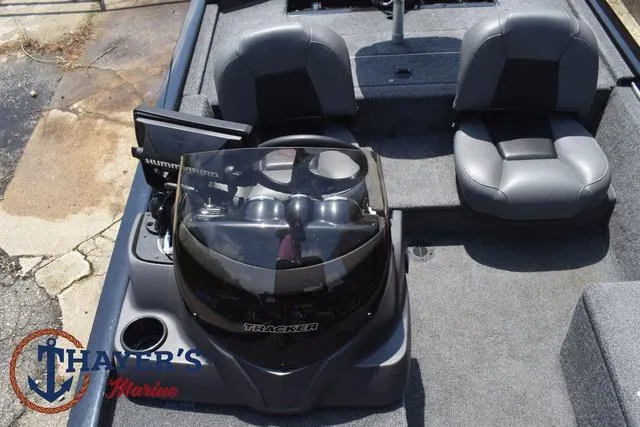 Slide: The Image of Tracker Pro 170 2023 - 11