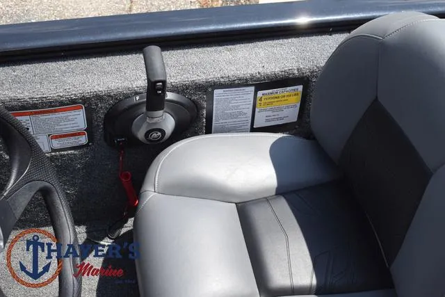 Slide: The Image of Tracker Pro 170 2023 - 14