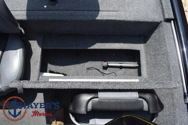 Slide: The Image of Tracker Pro 170 2023 - 15