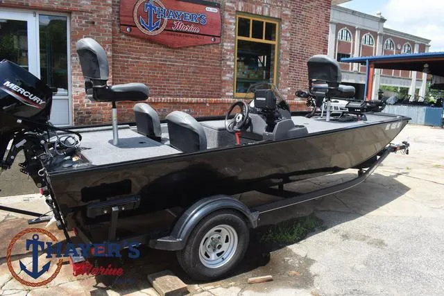 Slide: The Image of Tracker Pro 170 2023 - 21