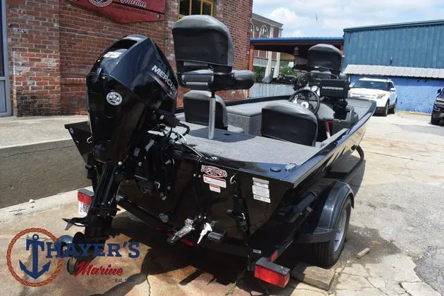 Slide: The Image of Tracker Pro 170 2023 - 23