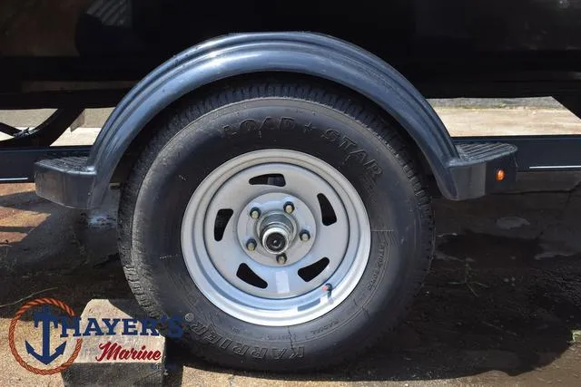 Slide: The Image of Tracker Pro 170 2023 - 3