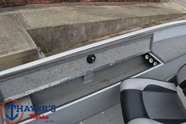 Slide: The Image of Lund 1600 Rebel SS 2016 - 13