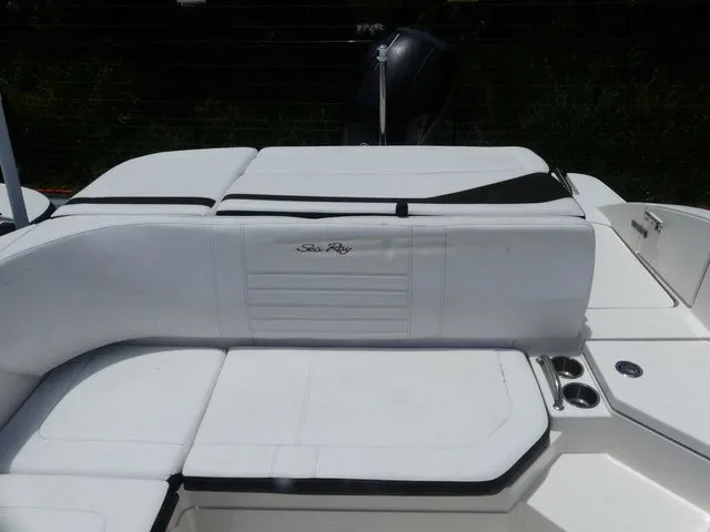 Slide: The Image of Sea Ray SPX 210 Outboard 2019 - 11