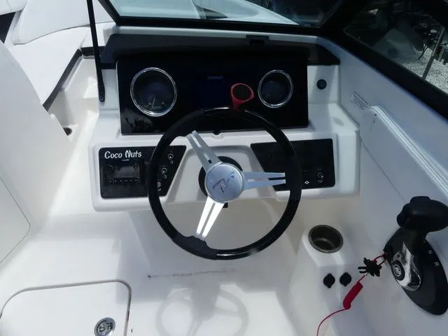 Slide: The Image of Sea Ray SPX 210 Outboard 2019 - 6