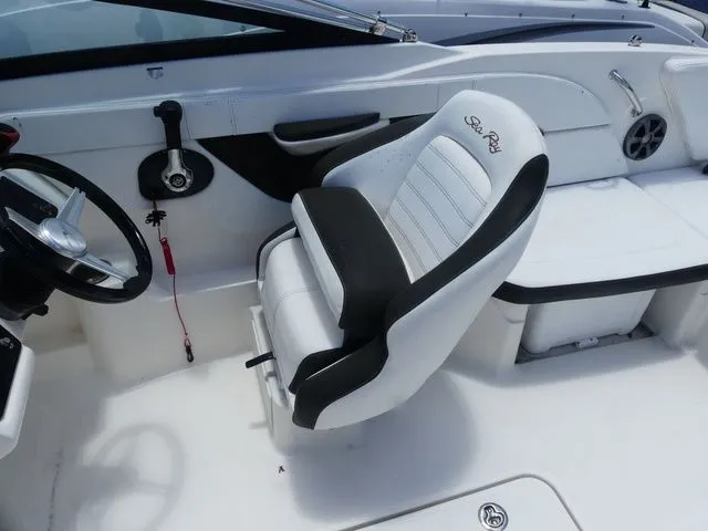 Slide: The Image of Sea Ray SPX 210 Outboard 2019 - 7