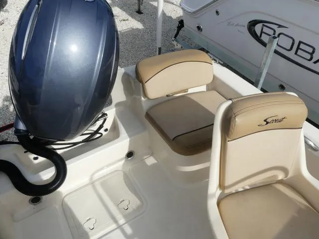 Slide: The Image of Scout 175 Sport Dorado 2018 - 10