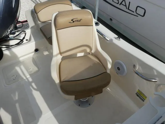 Slide: The Image of Scout 175 Sport Dorado 2018 - 11