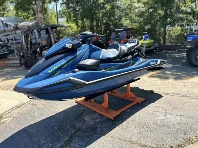 Slide: The Image of Yamaha VX Cruiser HO with Audio 2025 - 5