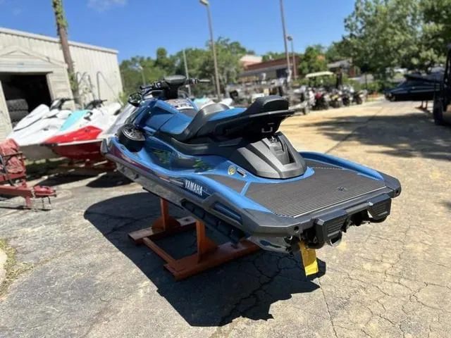 Slide: The Image of Yamaha VX Cruiser HO with Audio 2025 - 7