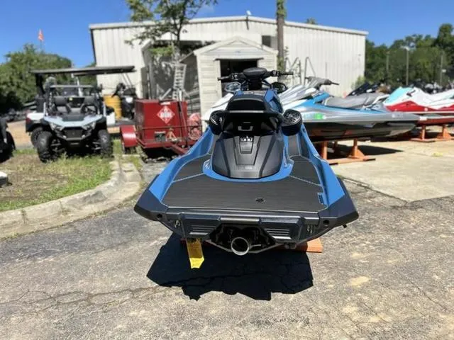 Slide: The Image of Yamaha VX Cruiser HO with Audio 2025 - 8