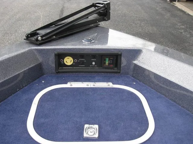 Slide: The Image of Bayliner Bass Striker 1987 - 16