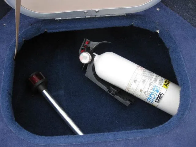 Slide: The Image of Bayliner Bass Striker 1987 - 18