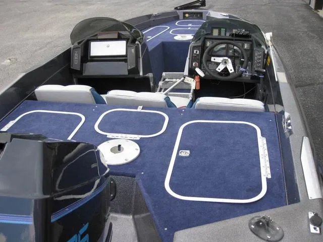 Slide: The Image of Bayliner Bass Striker 1987 - 7