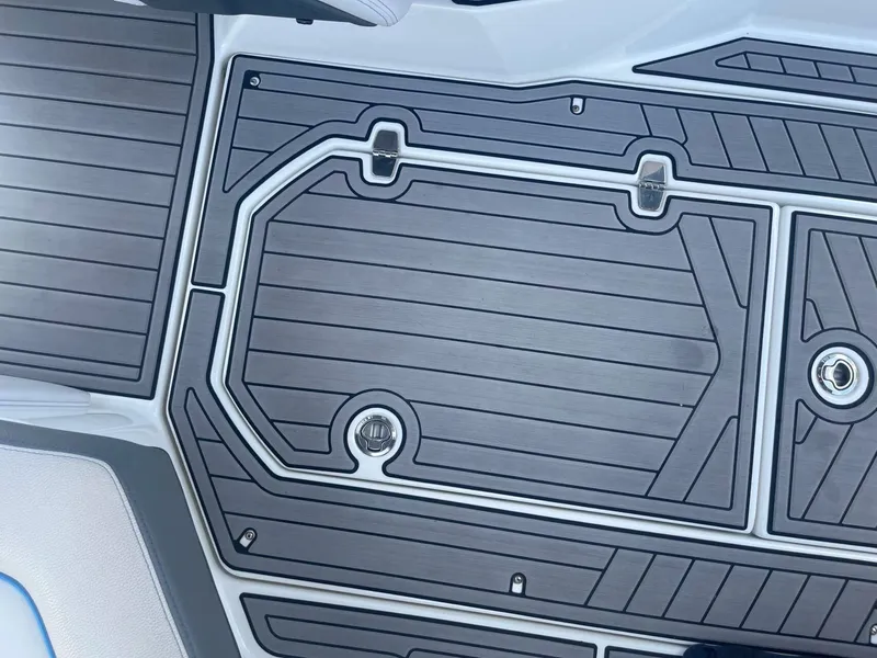 Slide: The Image of Nautique G23 2018 - 20