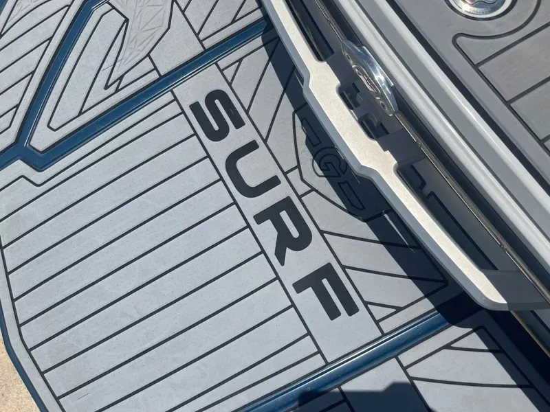 Slide: The Image of Nautique G23 2018 - 30