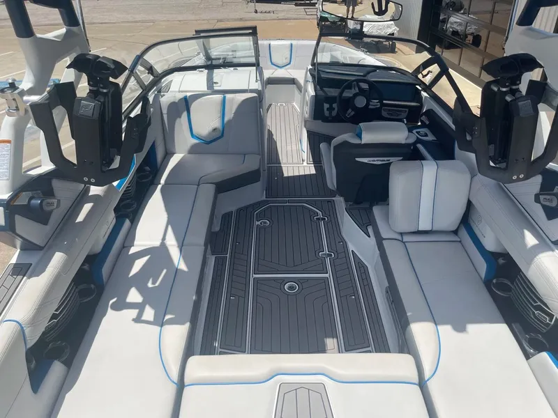 Slide: The Image of Nautique G23 2018 - 5