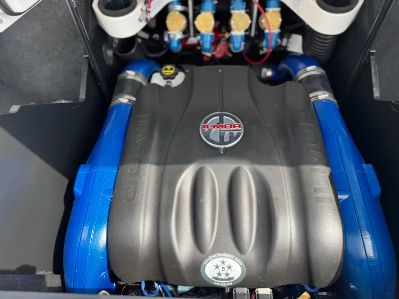 Slide: The Image of MasterCraft X24 2019 - 20