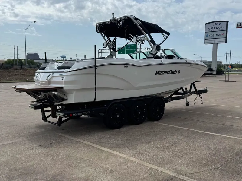 Slide: The Image of MasterCraft X24 2019 - 4