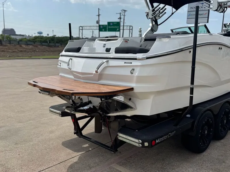 Slide: The Image of MasterCraft X24 2019 - 5