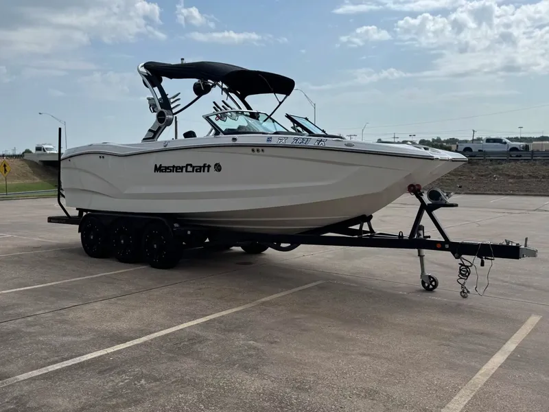 Slide: The Image of MasterCraft X24 2019 - 6