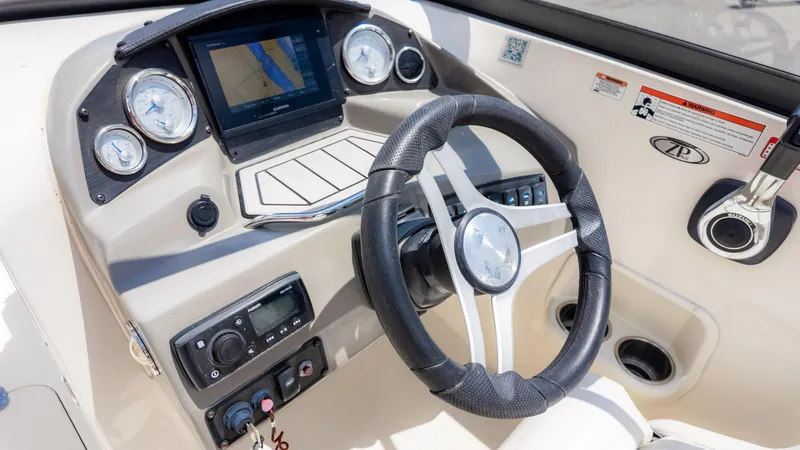 Slide: The Image of Stingray 201DS 2020 - 23