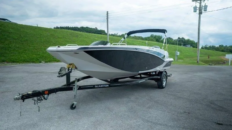 Slide: The Image of Glastron GTD 200 2018 - 3