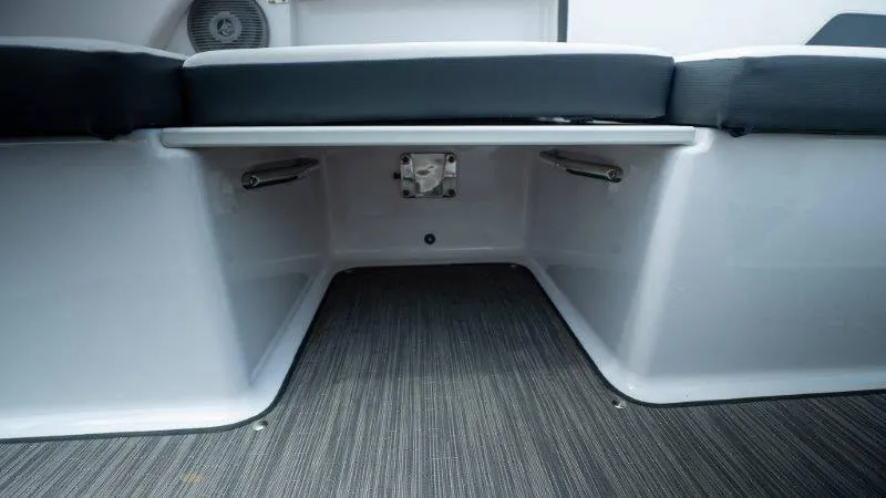 Slide: The Image of Glastron GTD 200 2018 - 46