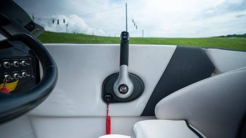 Slide: The Image of Glastron GTD 200 2018 - 59