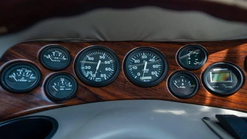 Slide: The Image of Crownline Boats 210 CCR 1998 - 109