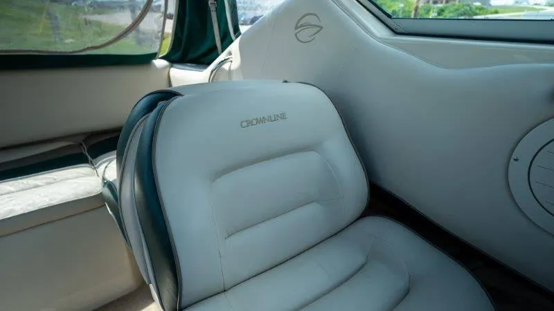 Slide: The Image of Crownline Boats 210 CCR 1998 - 113