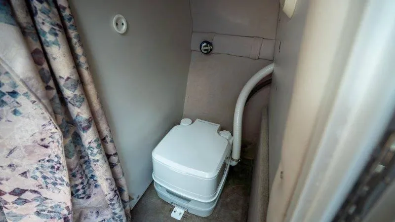 Slide: The Image of Crownline Boats 210 CCR 1998 - 122