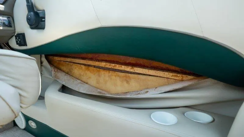 Slide: The Image of Crownline Boats 210 CCR 1998 - 124